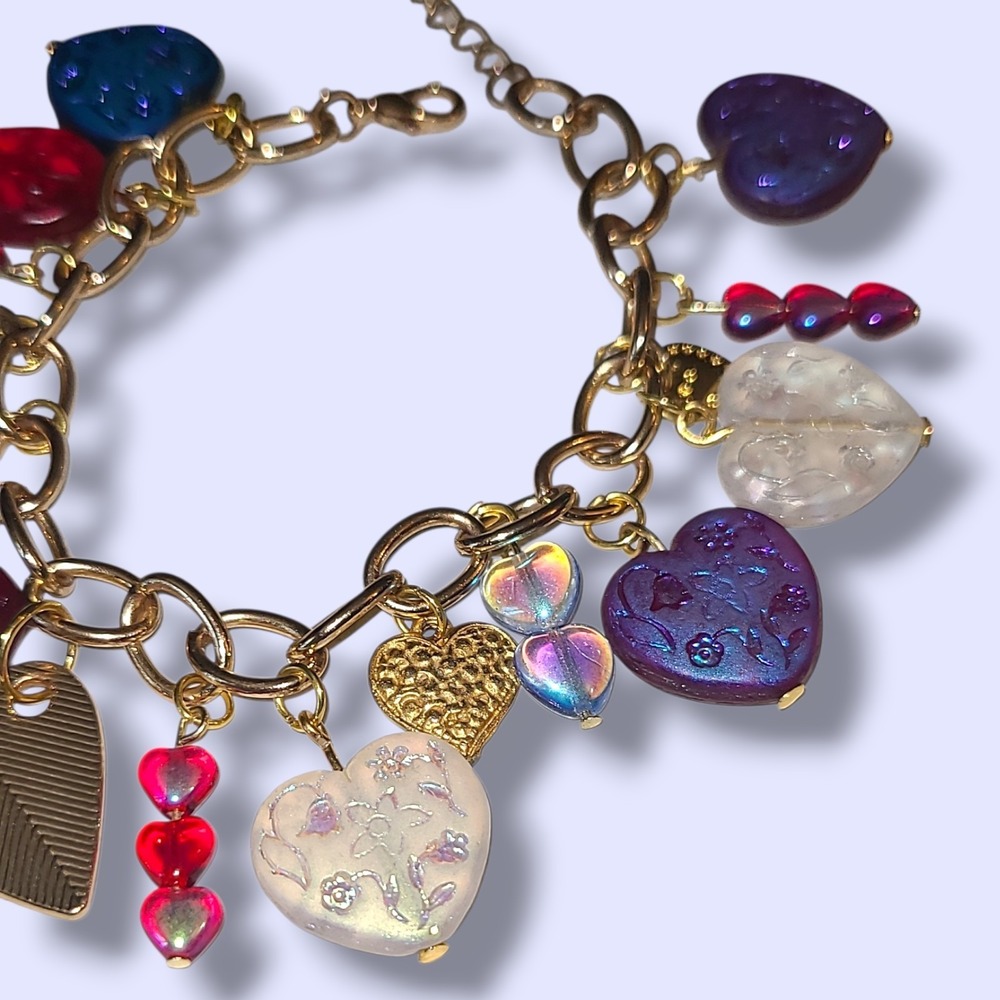 Art Glass Heart Charm Bracelet Gold Tone Red Purple Iridescent Adjustable - Picture 3 of 4
